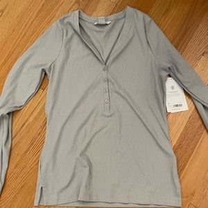 Athleta henley long sleeve shirt